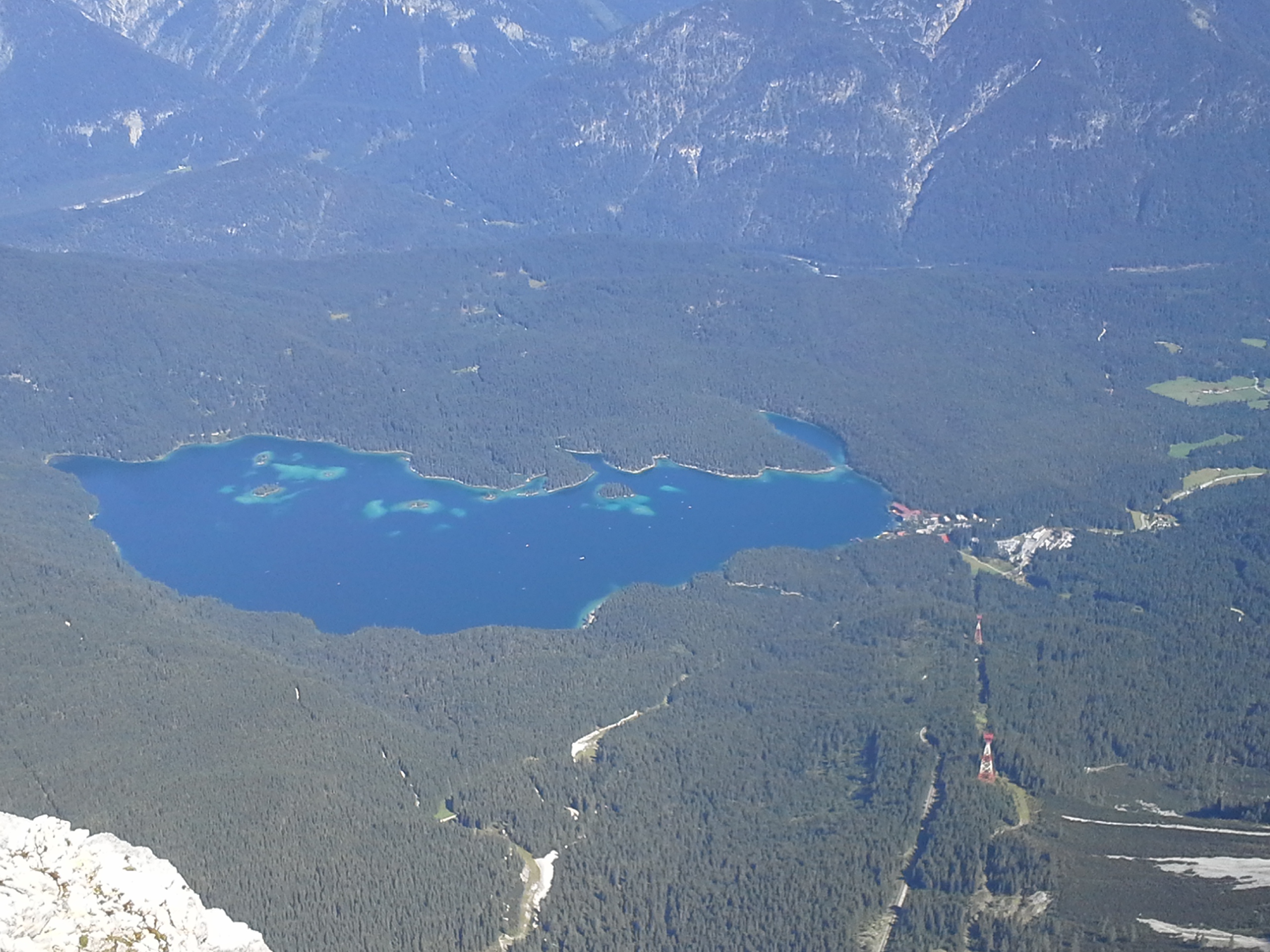Von der Zugspitze aus