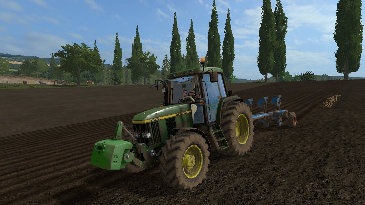 John Deere 6900 am Pflügen