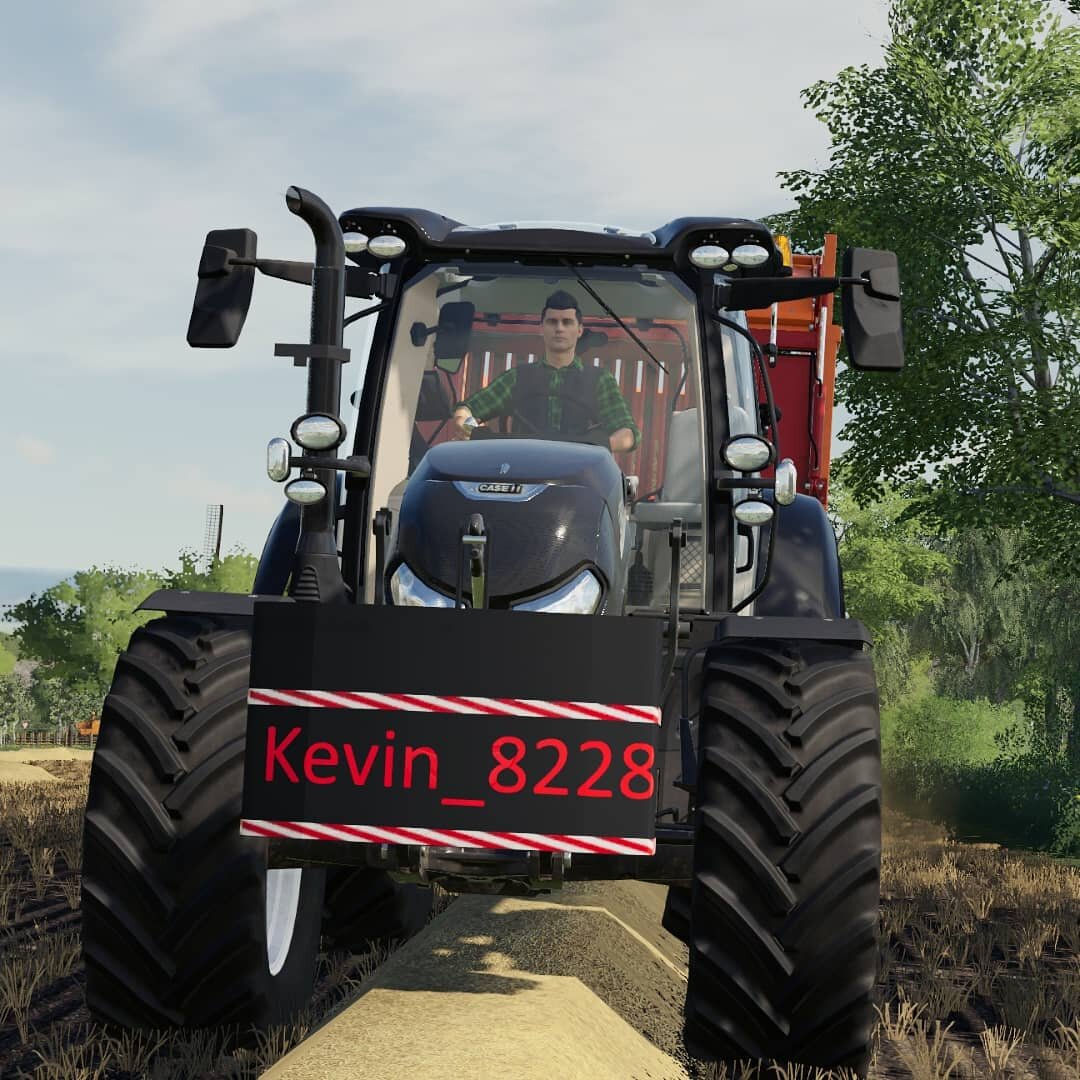 Case Maxxum im Stroh