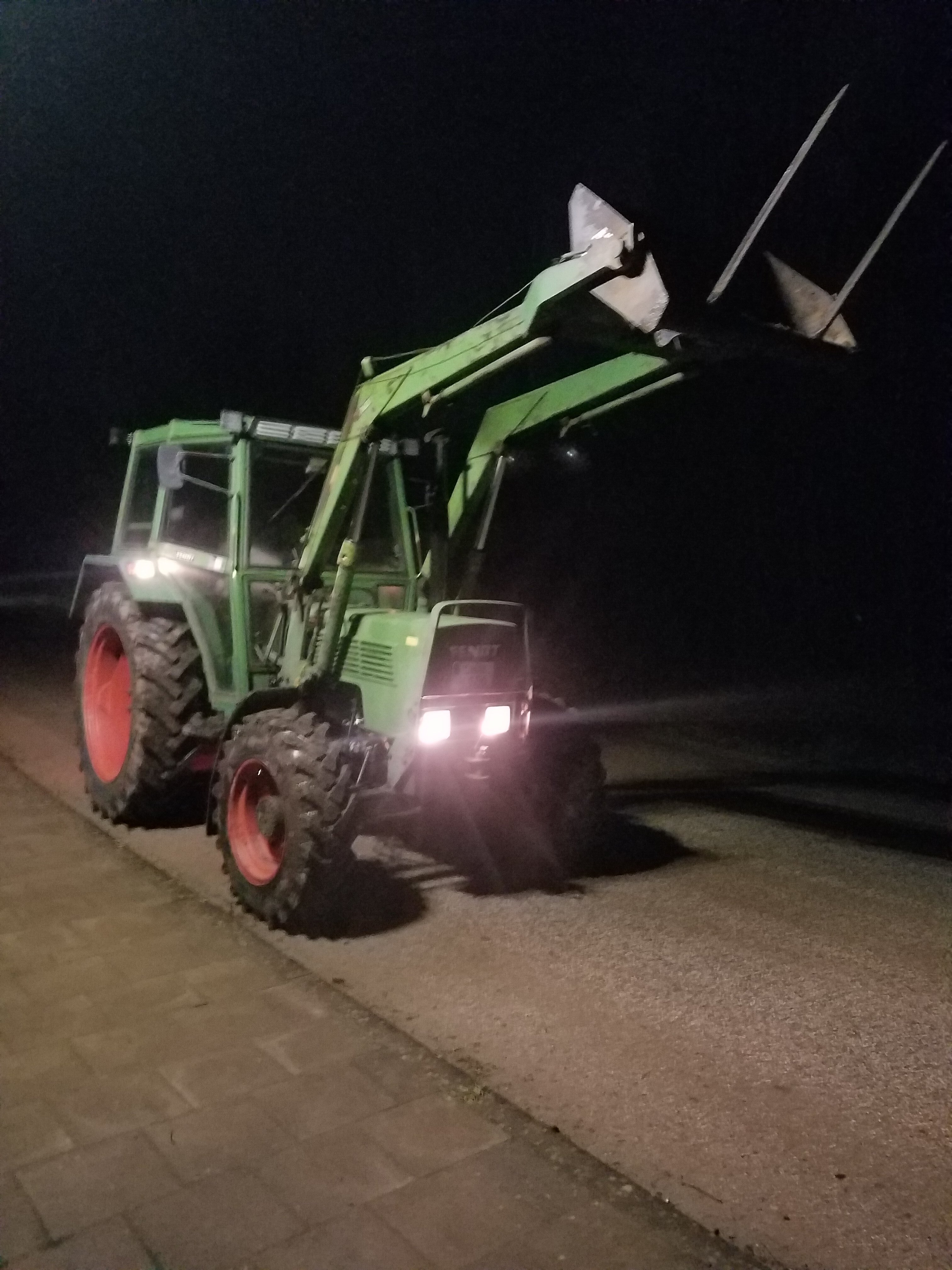 Rundballen fahren mit dem schönen 103er