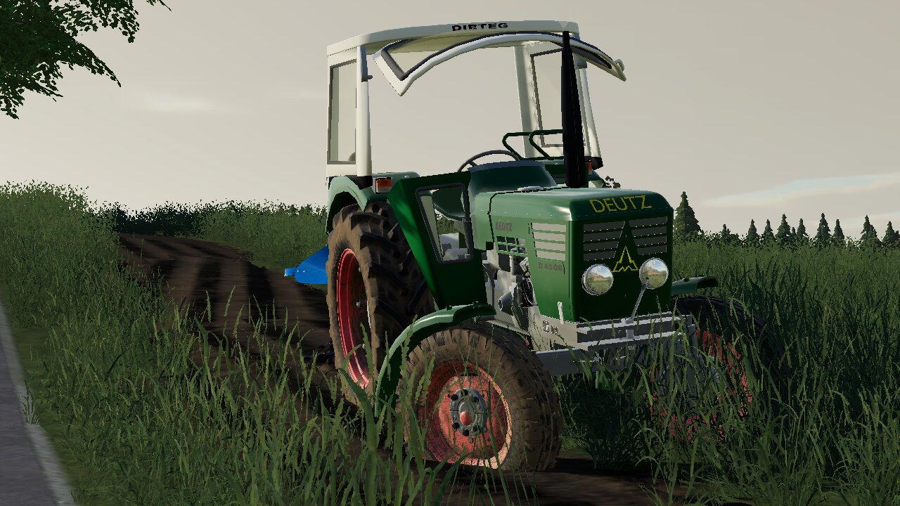 Deutz 4506 am Pflügen