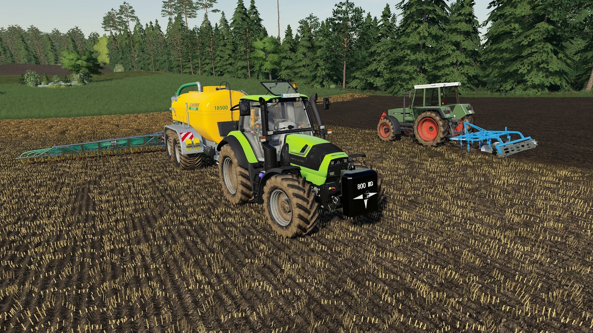 Maisland vorbereiten mit Deutz Fahr Agrotron 6160P und Fendt Favorit 612 LSA.