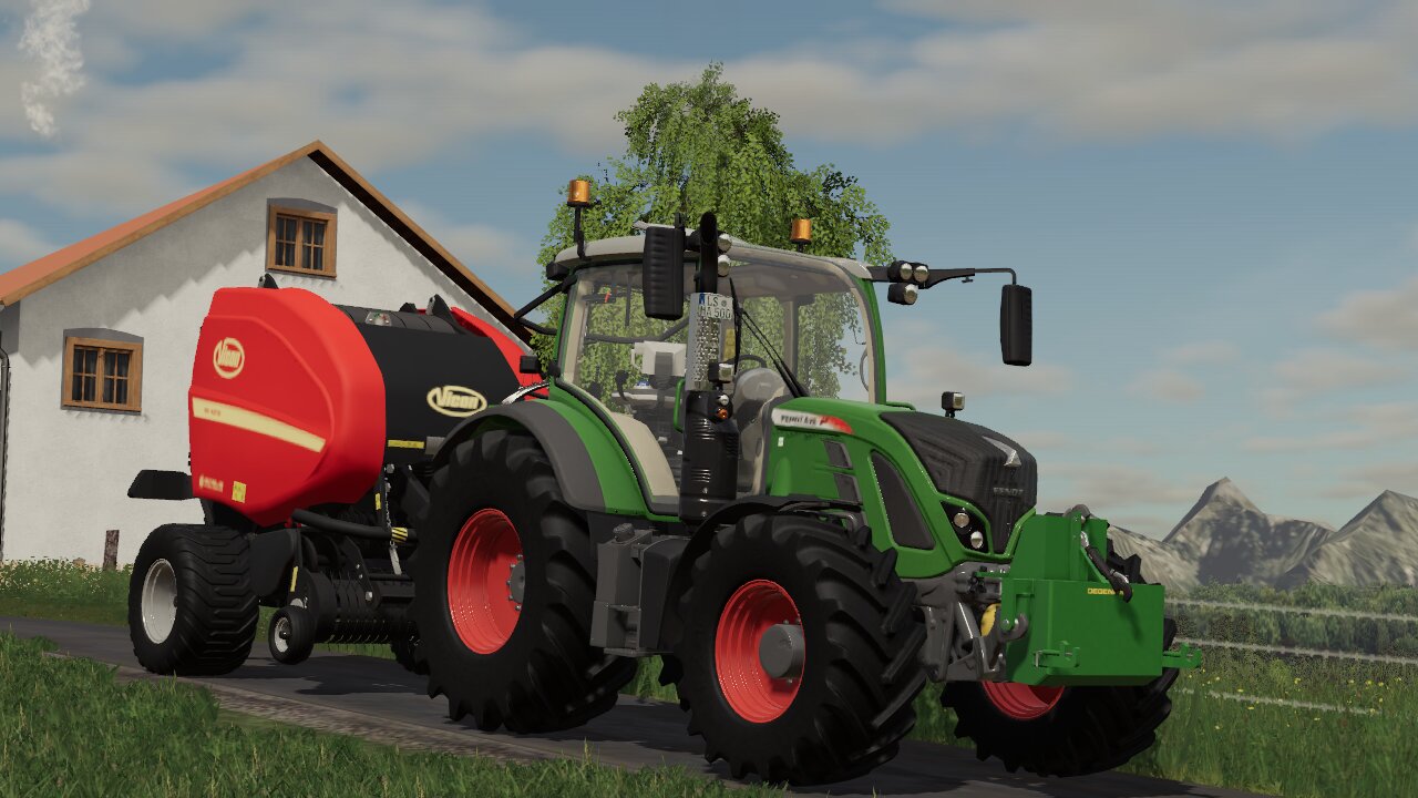 Hier noch ein Bild vom Fendt Vario 516 und der Vicon Ballenpresse
