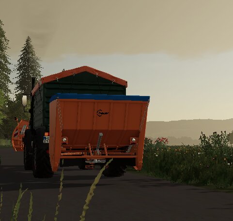 Unimog auf der fahrt in den Schuppen zur einmottung