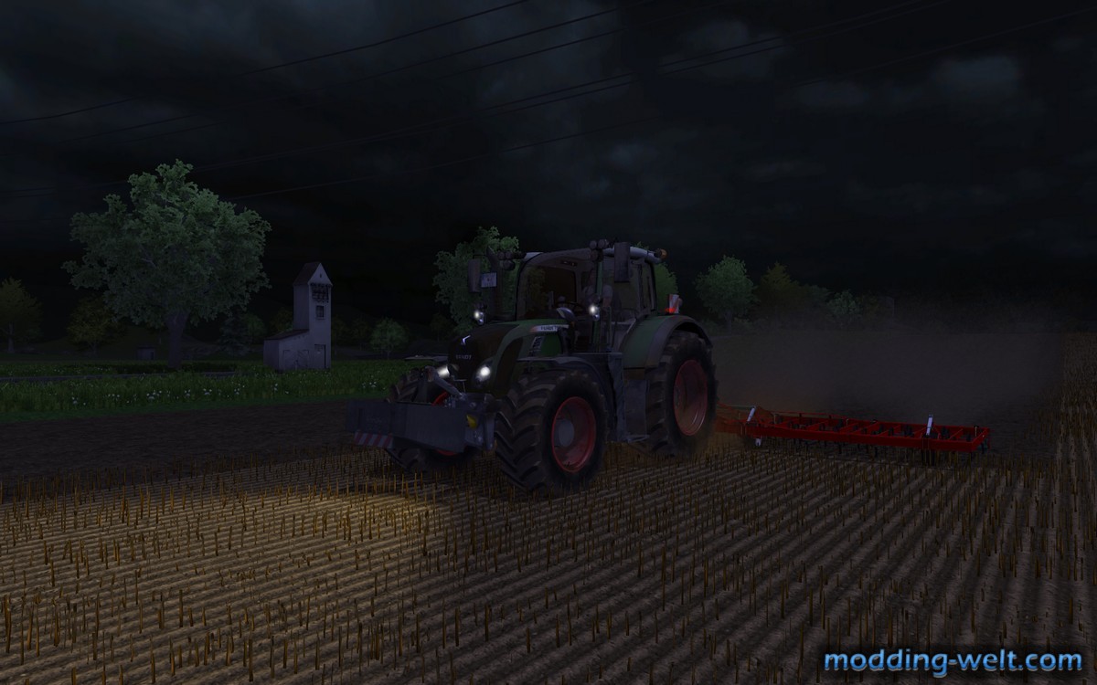 Fendt 724 beim grubbern