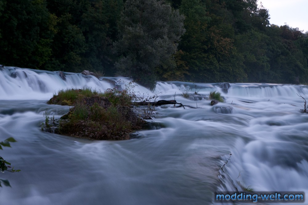 Langzeitbelichtung am Rheinfall