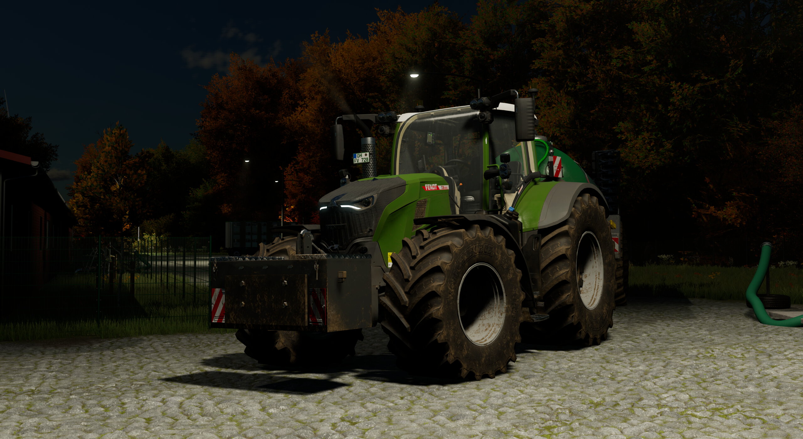 Fendt 728 Gen7 auf der OSK am Gülle pumpen .