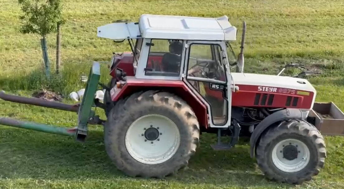 STEYR 8075