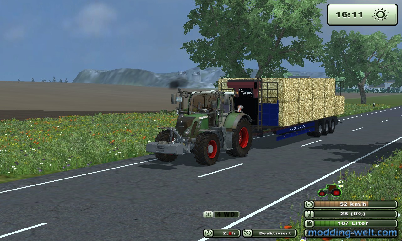 Stroh Pressen und Abtransport