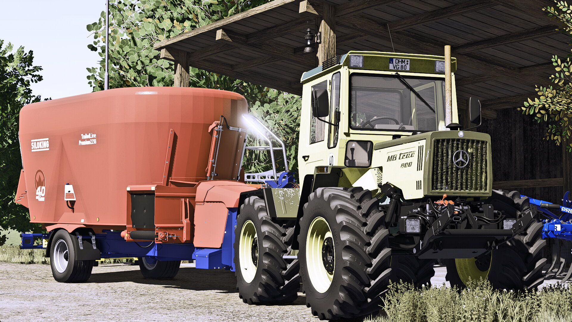 MBtrac 800 mit Futtermischwagen