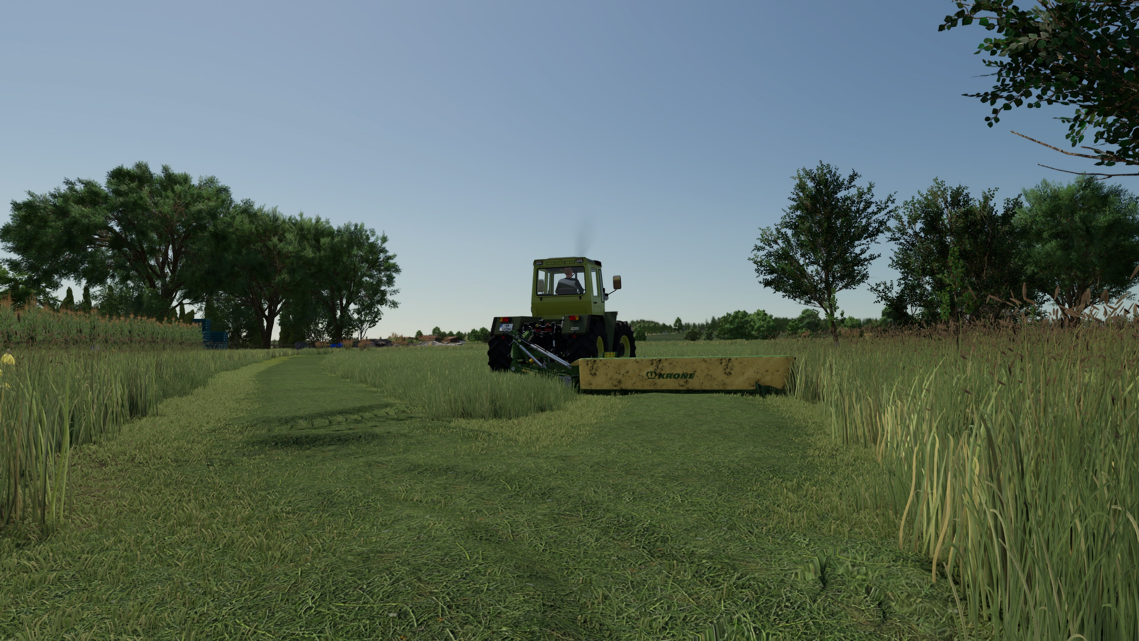 Heute mal die Wiesen mit dem Trac anschneiden.