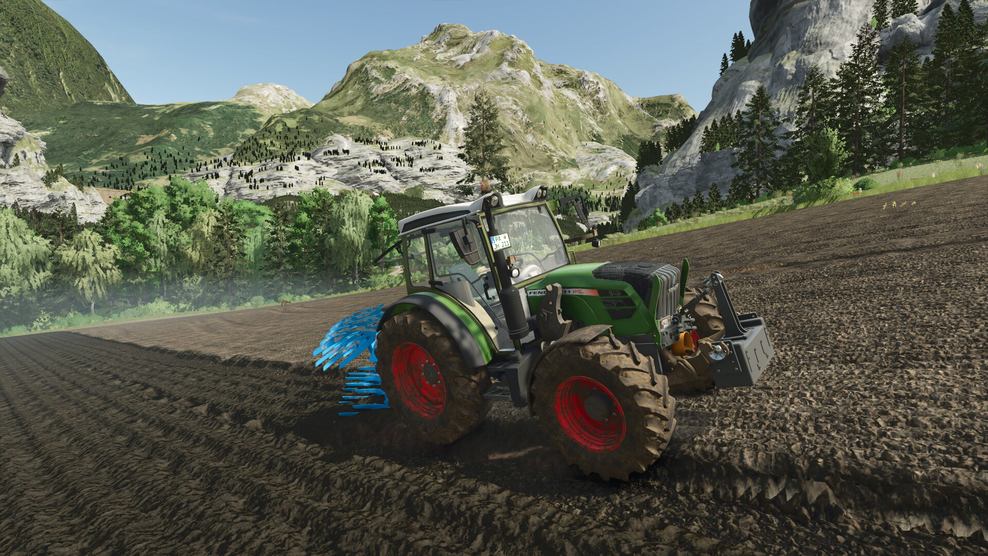 Fendt 211 Vario TMS beim pflügen