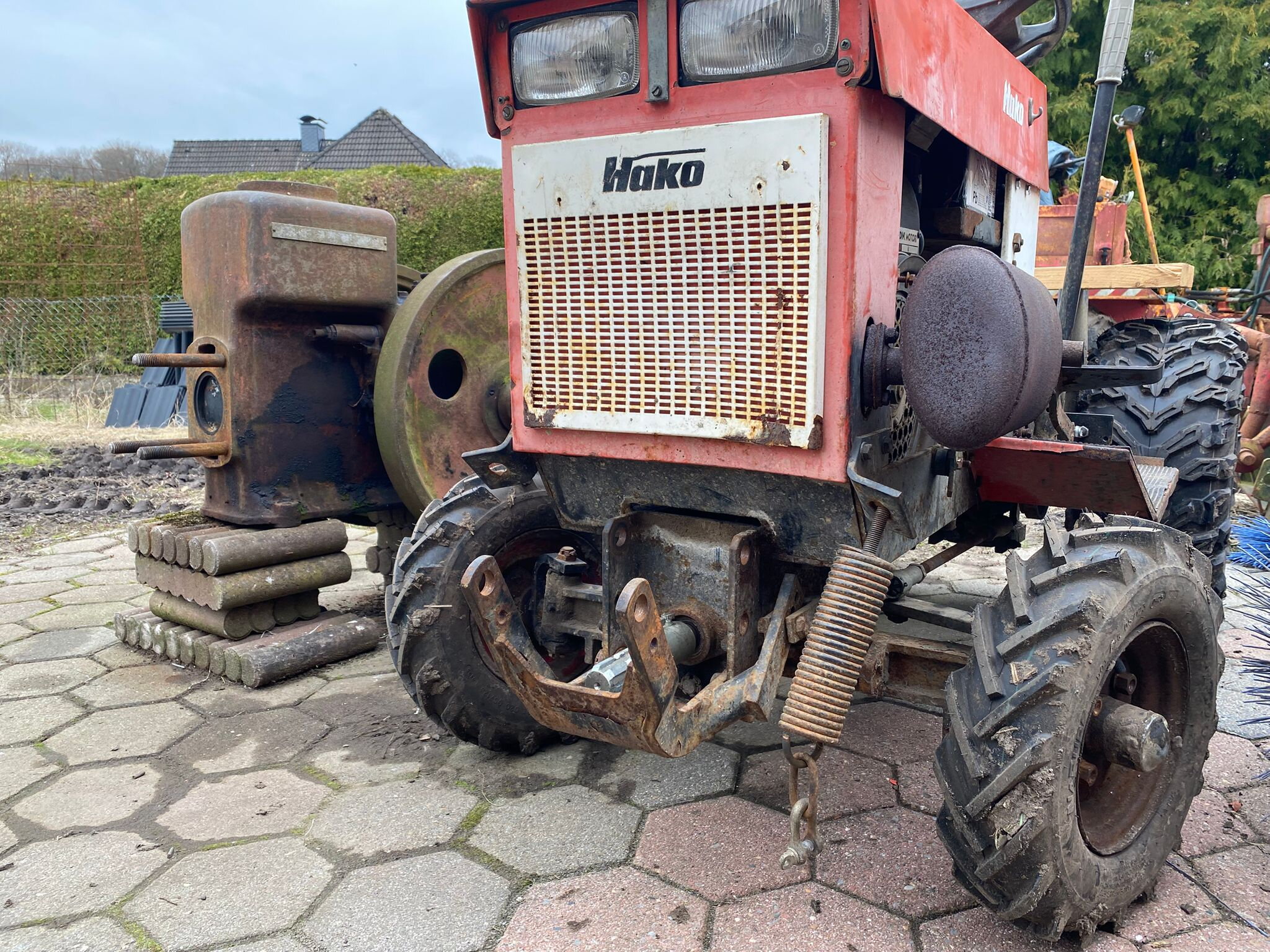 Deutz Standmotor und Hakotrac 1200