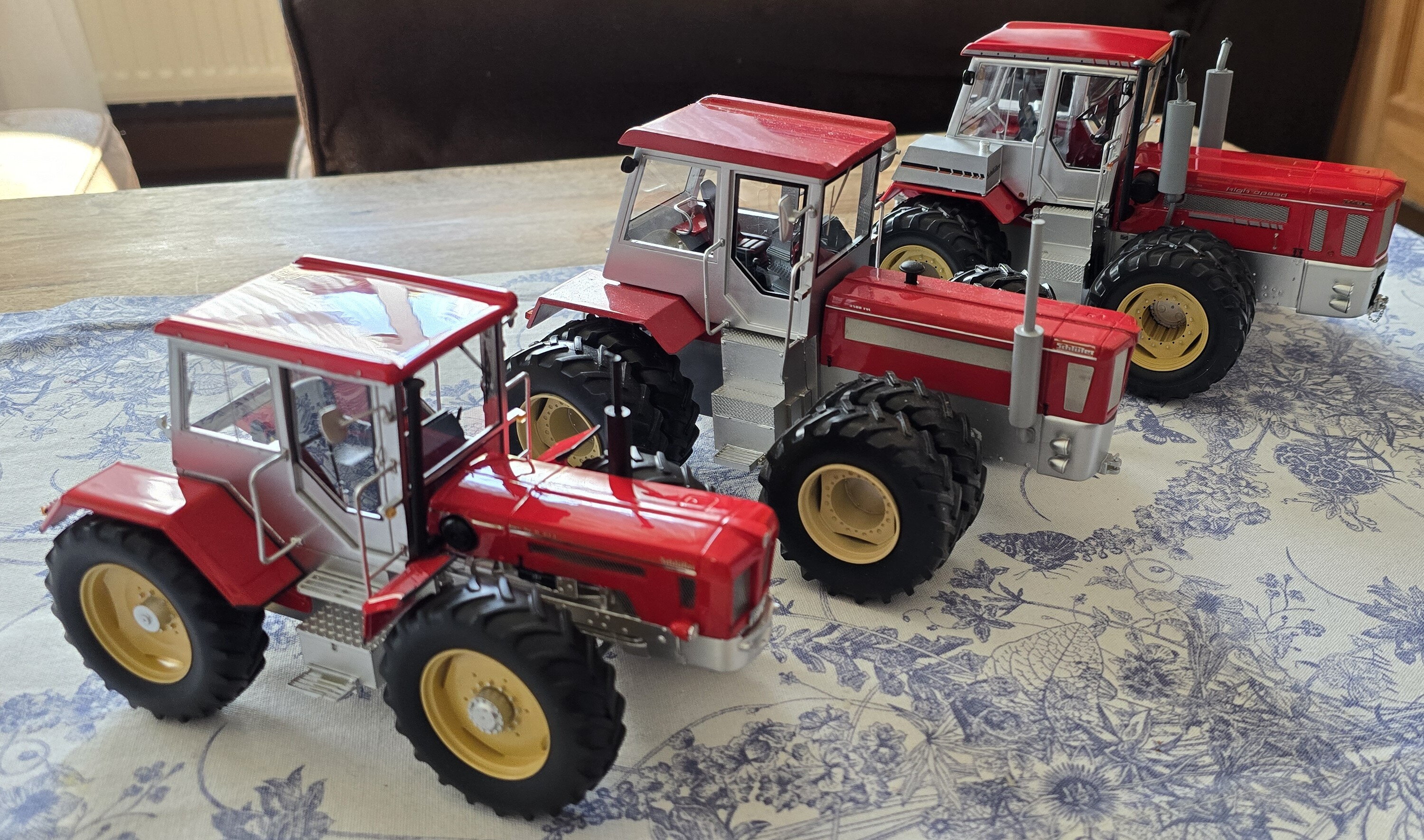 Just arrived:  2x Agrarfox + 1x Schuco Schlüter