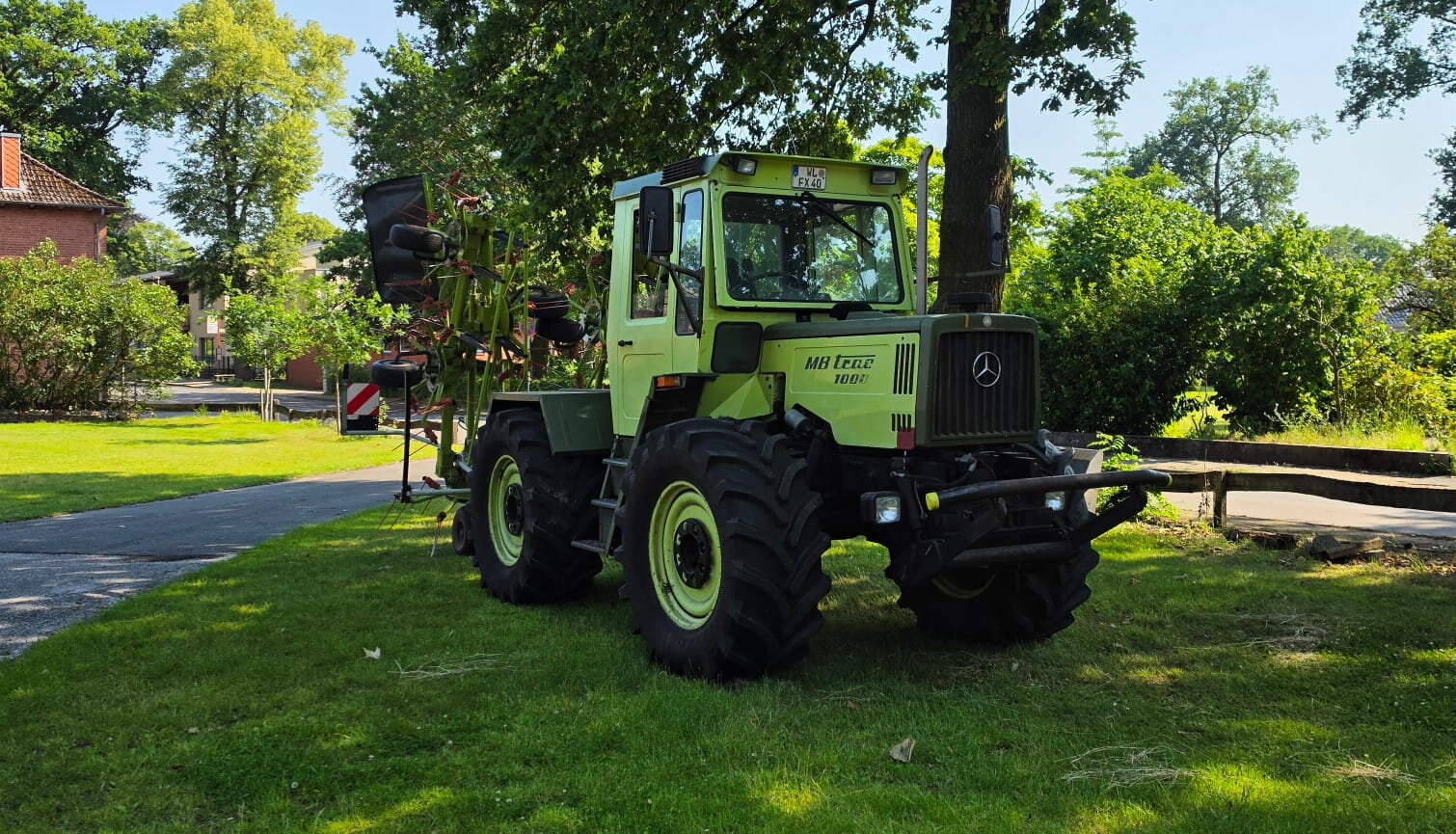Heu Ernte 2026 Geht Los mit MB Trac 1000 Und Claas Heuwender