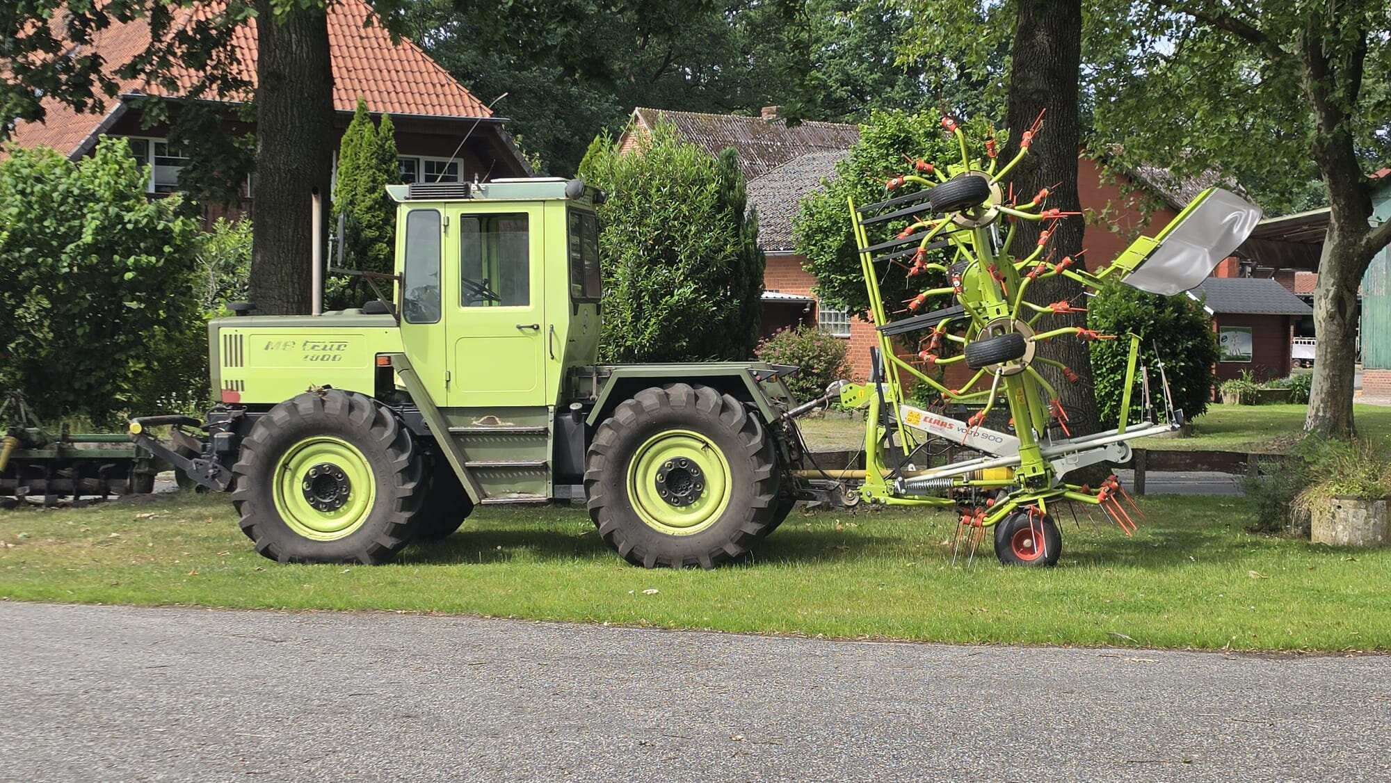 Heu Ernte 2026 Geht Los , MB Trac 1000 mit Claas Heuwender