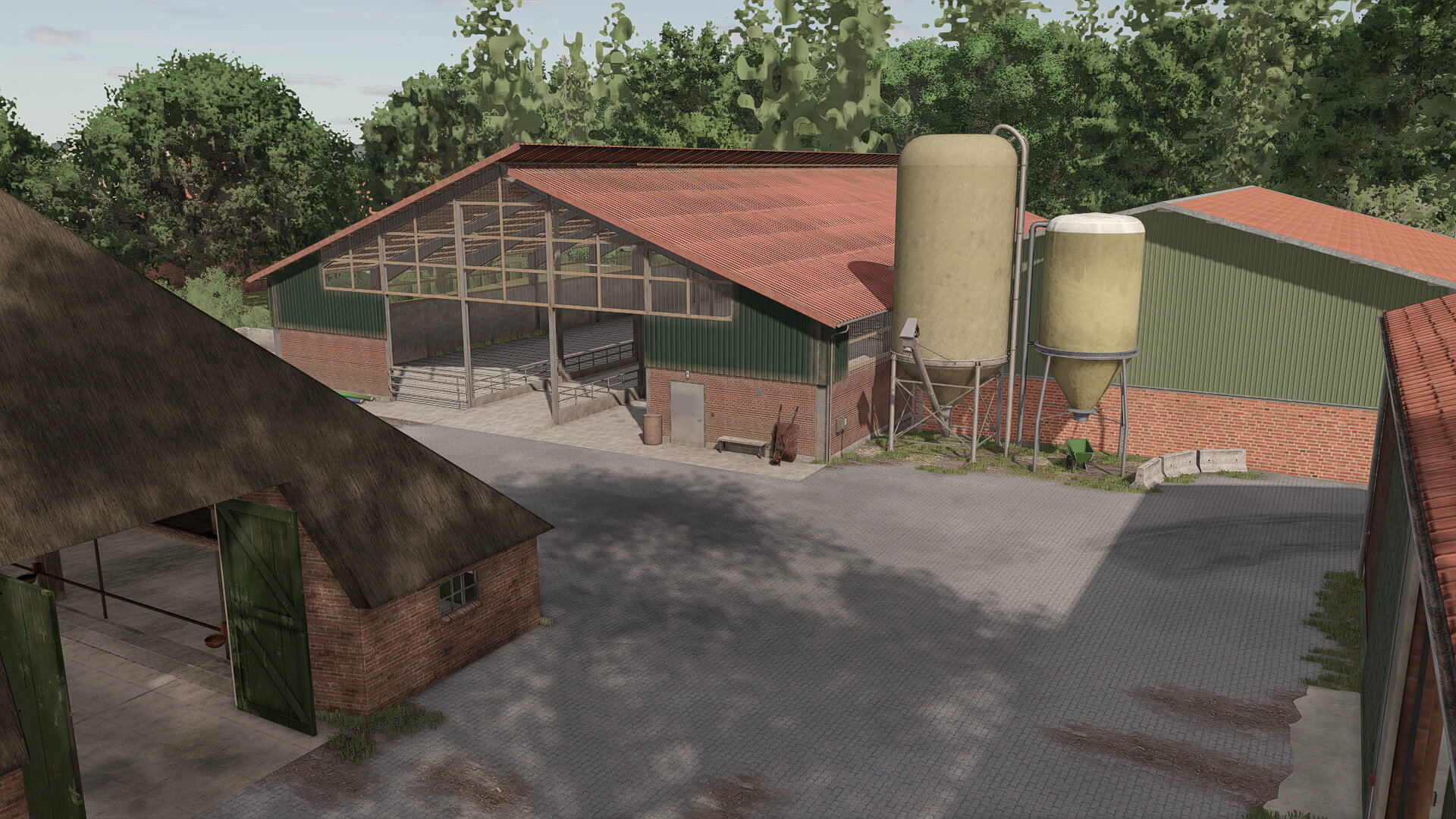 Hofbau - Mindenerwald - Milchviehbetrieb mit Schweinehaltung + Hühner