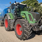 FENDT 826 mit Tzb am Gärreste fahren