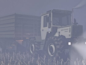 Mais häckseln im Nebel