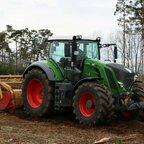 Fendt Vario 828 S4 Profi Plus mit Seppi m Mulcher