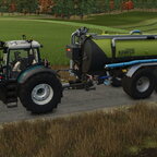 728 Vario mit Kaweco Güllefass und 18m Bomech Schleppschuhgestänge.
