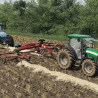 Strohbergung auf Feld 11 ...