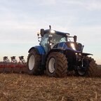 Ackern mit einem New Holland T7.260 und Kverneland 5-Schar Pflug