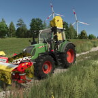Der Fendt 314 Vario auf dem Weg zu den nächsten Wiesen bei Kleinhöchberg.