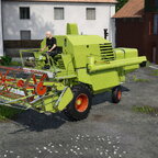 Drescher vom Lohner defekt - Nachbar hilft mit seinem Claas aus